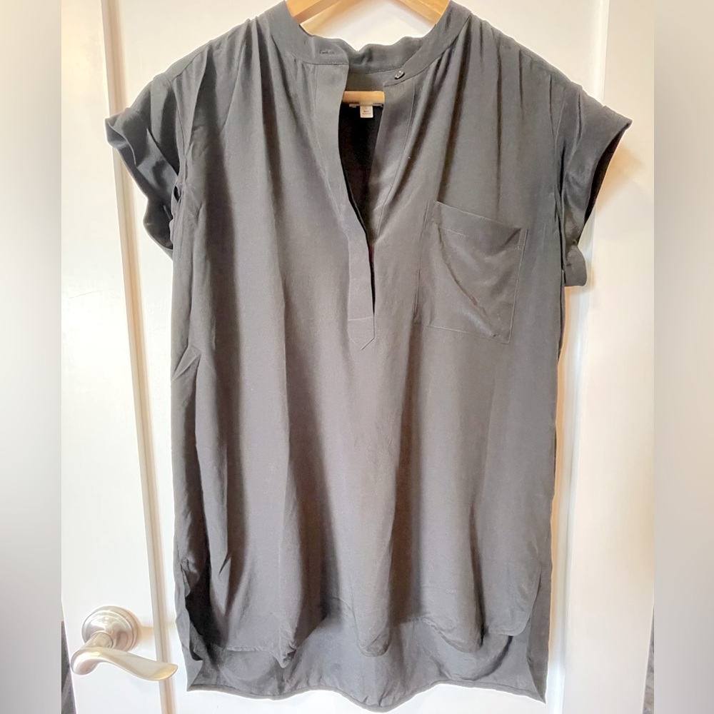 Vince | Short Sleeve V Neck Silk Blouse